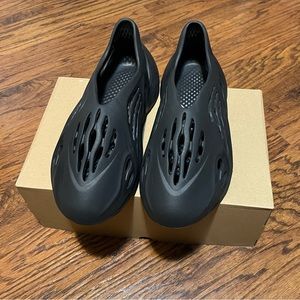 Yeezy Foam RNNR Onyx Sz 14